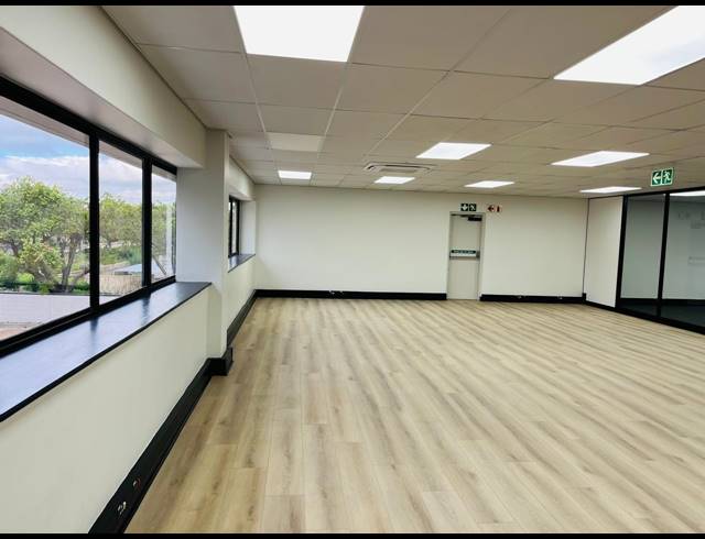 338M² OFFICE TO LET IN HALFWAY HOUSE